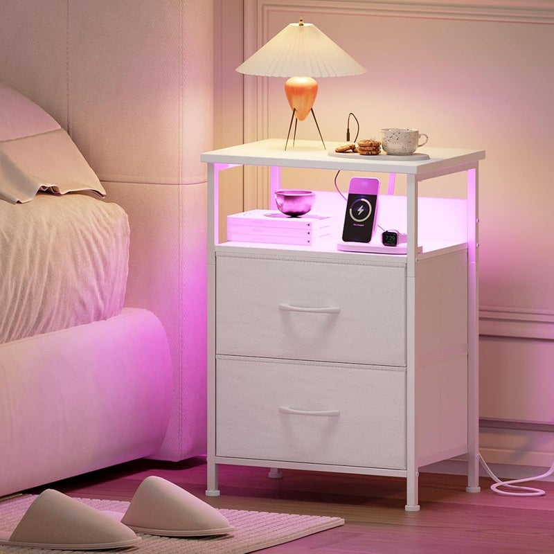 شاربدو حامل ليلي شاربدو لغرفة النوم مزود بمقبسين تيار متردد ومنفذي USB، ومقبس قياسي في المملكة المتحدة، وخزانة تخزين نهائية مع ضوء LED ودرج تخزين (أبيض) - Image 1