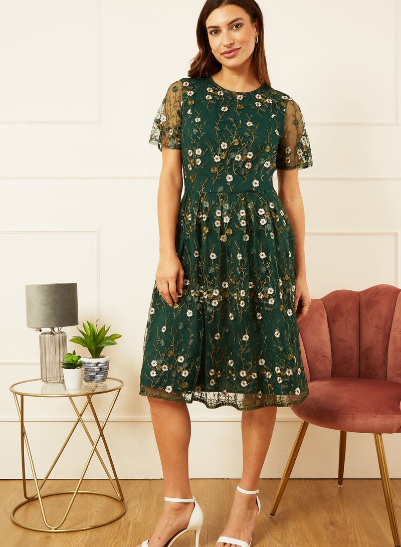 Yumi Green Embroidered Floral Skater Dress - Image 2