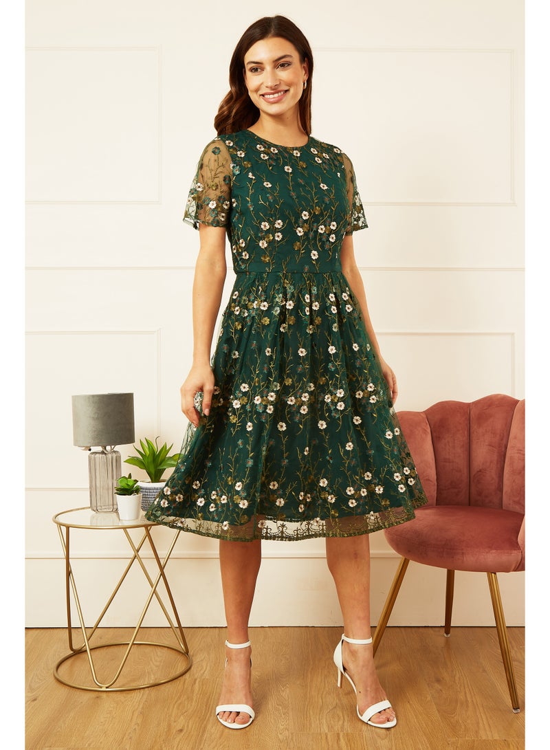 Yumi Green Embroidered Floral Skater Dress - Image 3