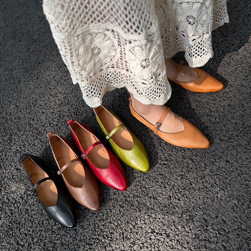 Women's Casual Loafer Shoes with Pointed Toe and Flat Heel in Leather - Image 1