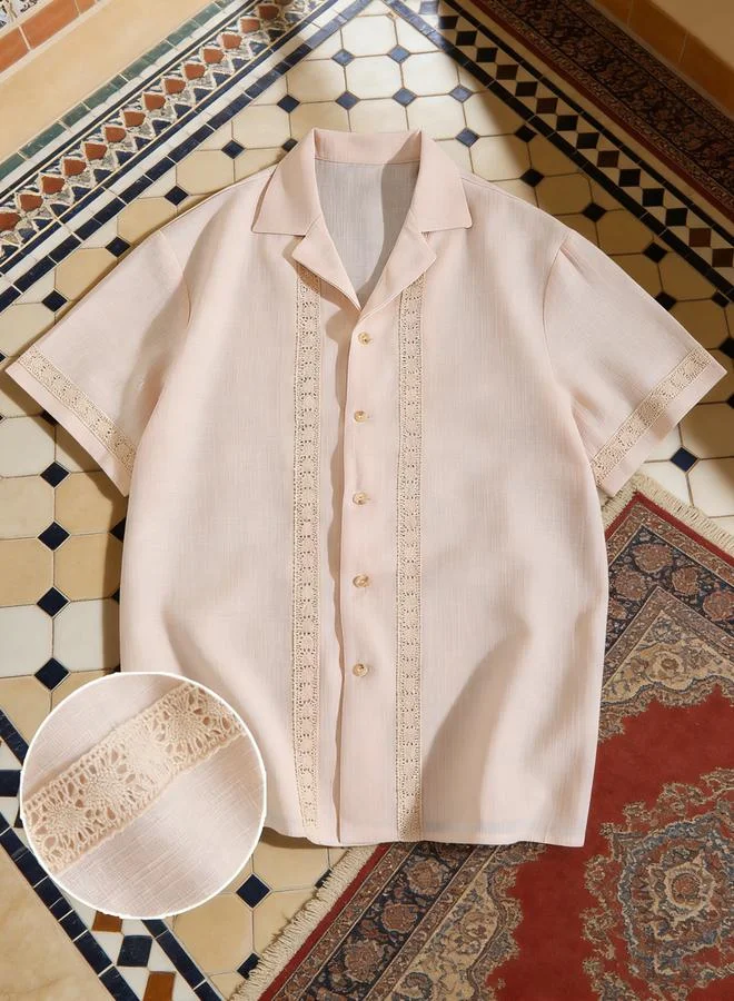 تايك تو قميص بأكمام قصيرة وتفاصيل دانتيل