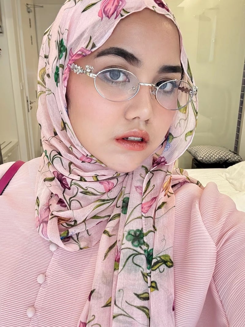 FANXIN Ethnic Style Satin Polyester Shawl Wrap for Women - Elegant Floral Design, Lightweight Scarf for All Seasons