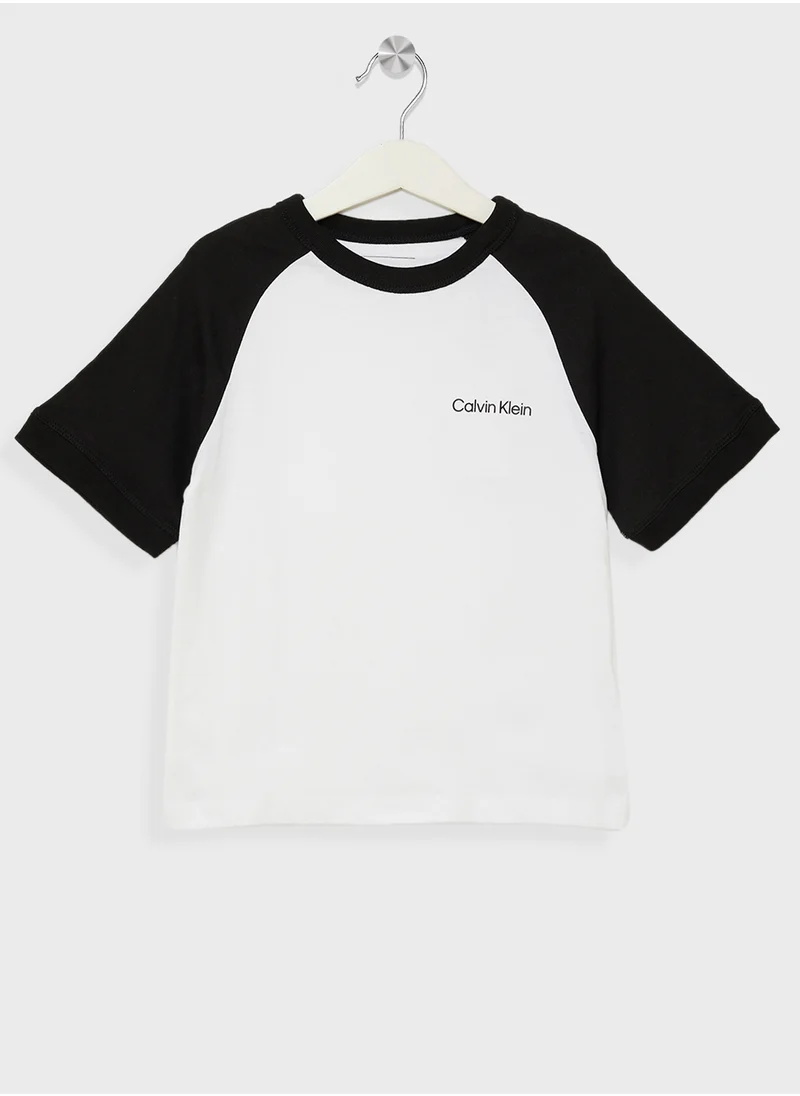 كالفن كلاين جينز Kids Essential Logo T-Shirt