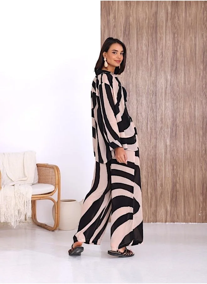 ذاتس ماي جال قميص مجموعة Co Ord مطبوع تجريدي
