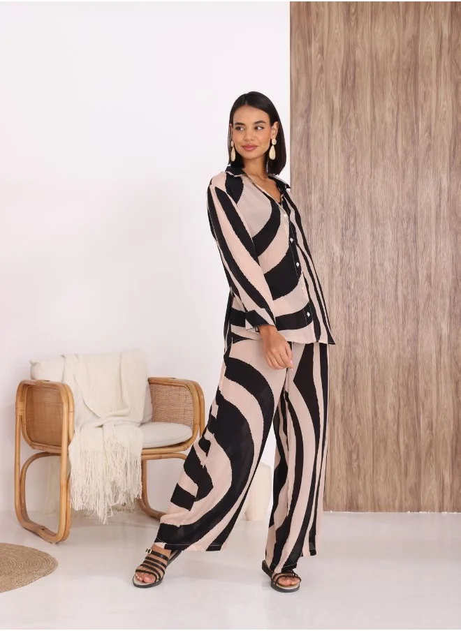 ذاتس ماي جال قميص مجموعة Co Ord مطبوع تجريدي