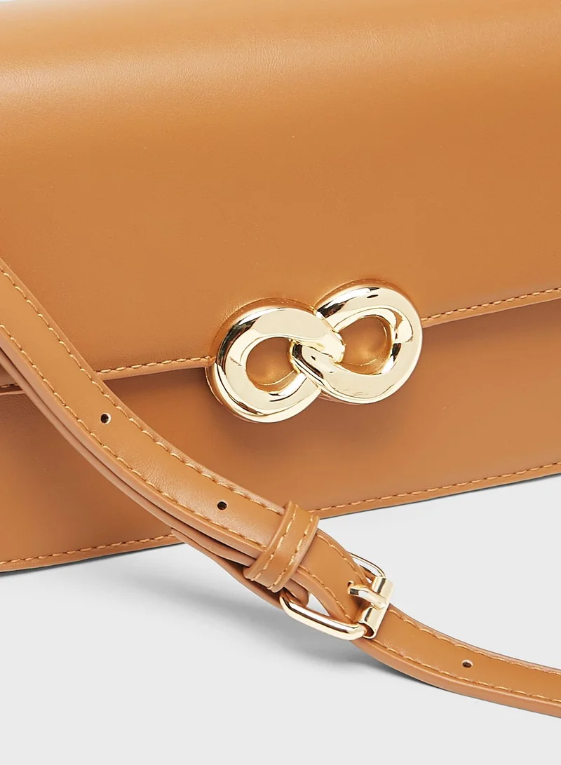 شو اكسبرس Flap Over Crossbody