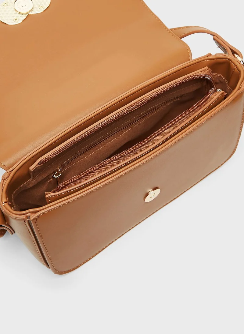 شو اكسبرس Flap Over Crossbody