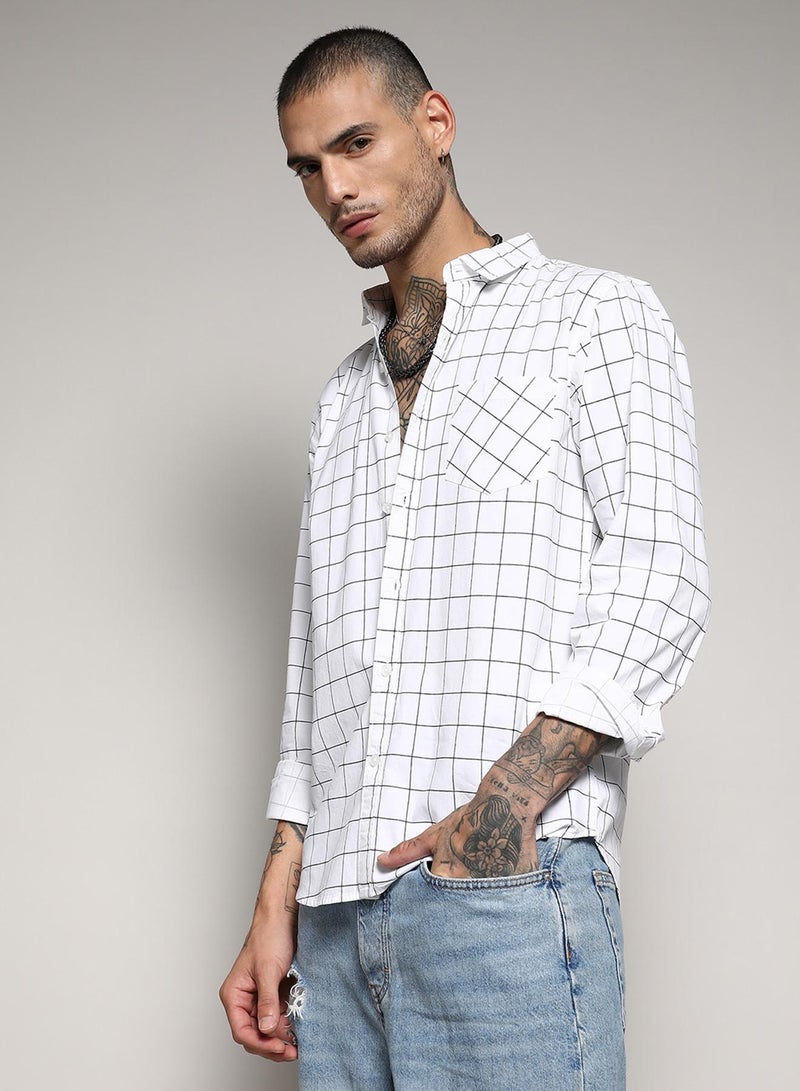 Campus Sutra Campus Sutra Men's White Graph Check Shirt For Casual Wear | Spread Collar | Long Sleeve | Button Closure | Cotton Shirt Crafted With Comfort Fit For Everyday Wear  - Image 3