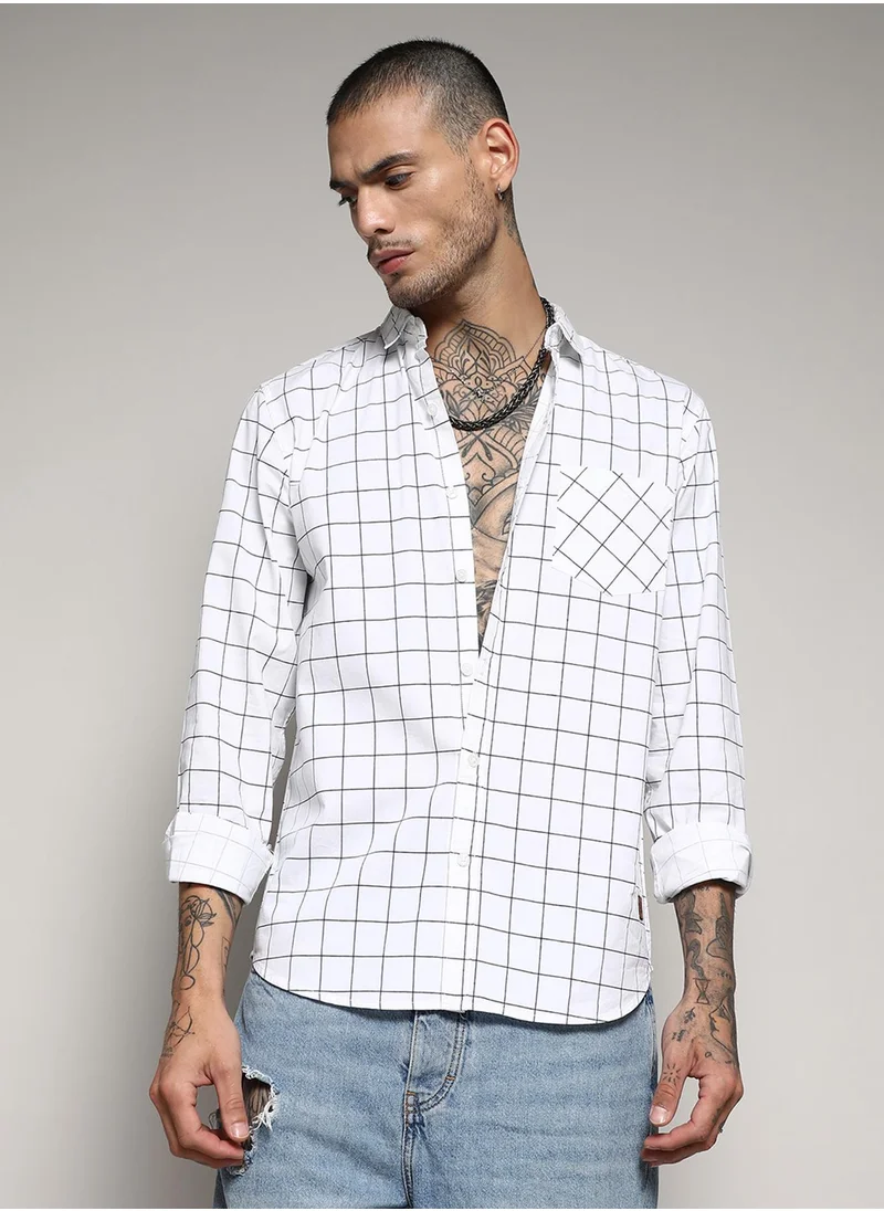 Campus Sutra Campus Sutra Men's White Graph Check Shirt For Casual Wear | Spread Collar | Long Sleeve | Button Closure | Cotton Shirt Crafted With Comfort Fit For Everyday Wear