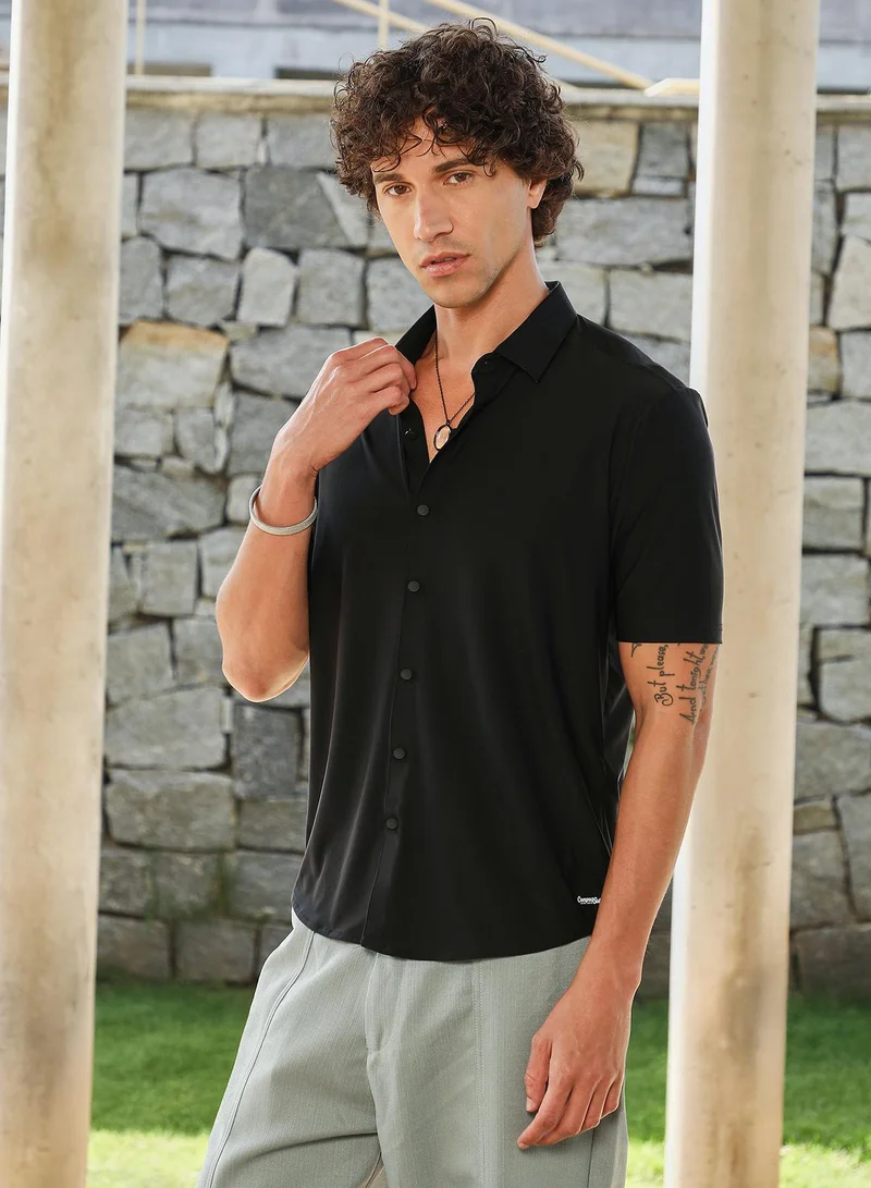 Campus Sutra Men's Obsidian Black Seamless Solid Shirt