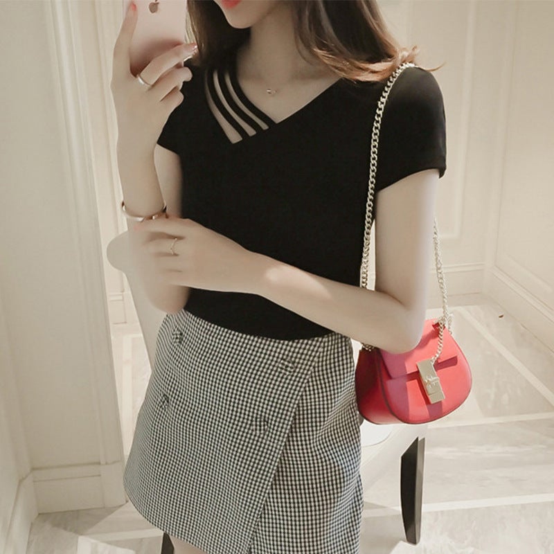 Short-Sleeved T-Shirt for Women 2025 Summer Korean Style New Women's Ins Student V-Neck Slim Fit Top Women's Clothing One-Piece Wholesale - Image 4