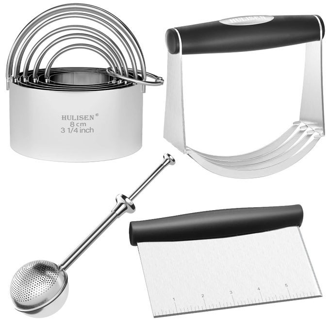STAINLESS STEEL BISCUIT CUTTER SET FLOUR DUSTER PASTRY SCRAPER AND DOUGH BLENDER STURDY LONGLASTING WITH ERGONOMIC RUBBER GRIP PROFESSIONAL BAKING DOUGH TOOLS GIFT PACKAGE 4 PCSSET