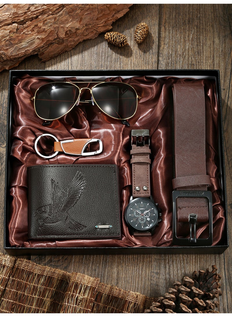 مجموعة هدايا ساعة رجالية عصرية رياضية وأنيقة مثالية للرجال، تأتي مع محفظة وحزام ومشبك مفاتيح ونظارة شمسية، مجموعة الهدايا المثالية لأصدقائك وأخوتك وحبيبك. - Image 1