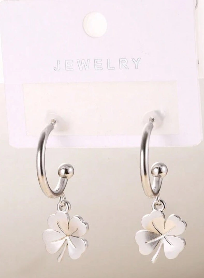 إيكوال حلق اذن نسائي من الاستانلس ستيل باللون الفضي أنيق وعالي الجودة - Image 2