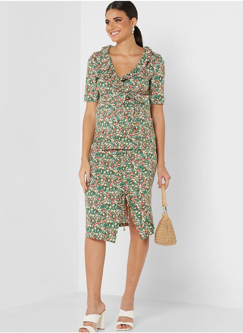 Mamalicious - V-Neck Floral Printed Top - Image 1