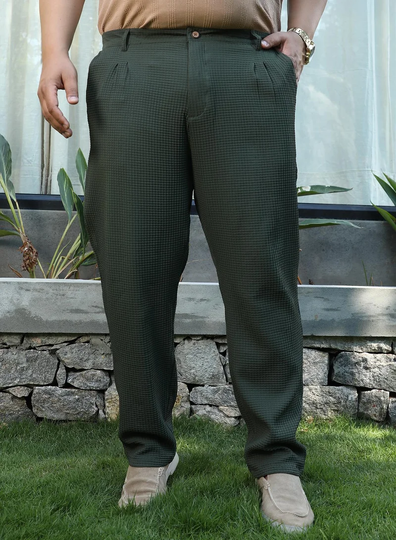 انستافاب بلس بنطلون رجالي مقاس بلس بتصميم كاروهات أخضر غامق منقوش بقصة مريحة للارتداء اليومي