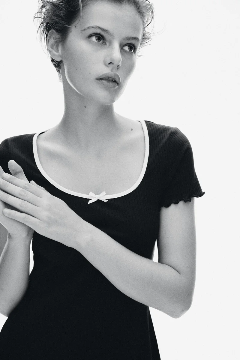 اتش اند ام Overlock-detail flared-skirt dress