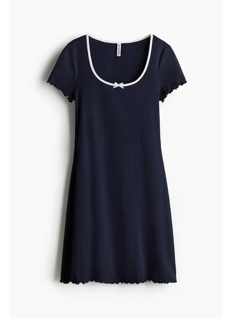 اتش اند ام Overlock-detail flared-skirt dress