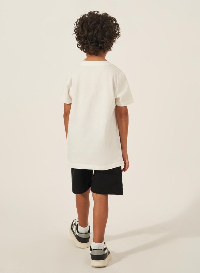 ستايلي تيشيرت ستايلي قصير بأكمام قصيرة وطبعة جرافيك - Image 4