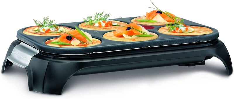 تيفال تصميم حفلة الكريبات من تيفال (Tefal Crep Party Design)، يحتوي على 6 نقوش، يناسب الكريبات والبليني والبانكيكات، مزود بوعاء حفظ ساخن (Thermospot) وملحقات تخزين، اللون أسود/فولاذ مقاوم للصدأ، الرقم المنتج: PY558813 - Image 2
