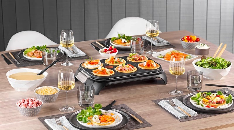 تيفال تصميم حفلة الكريبات من تيفال (Tefal Crep Party Design)، يحتوي على 6 نقوش، يناسب الكريبات والبليني والبانكيكات، مزود بوعاء حفظ ساخن (Thermospot) وملحقات تخزين، اللون أسود/فولاذ مقاوم للصدأ، الرقم المنتج: PY558813 - Image 4