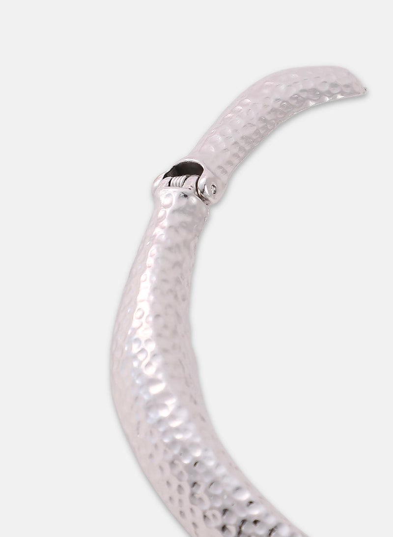 SOHI Hammered Torque Choker - Image 5