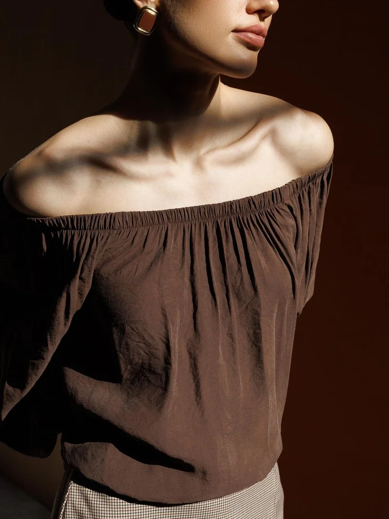 MIXRAY Off Shoulder Textured Blouse