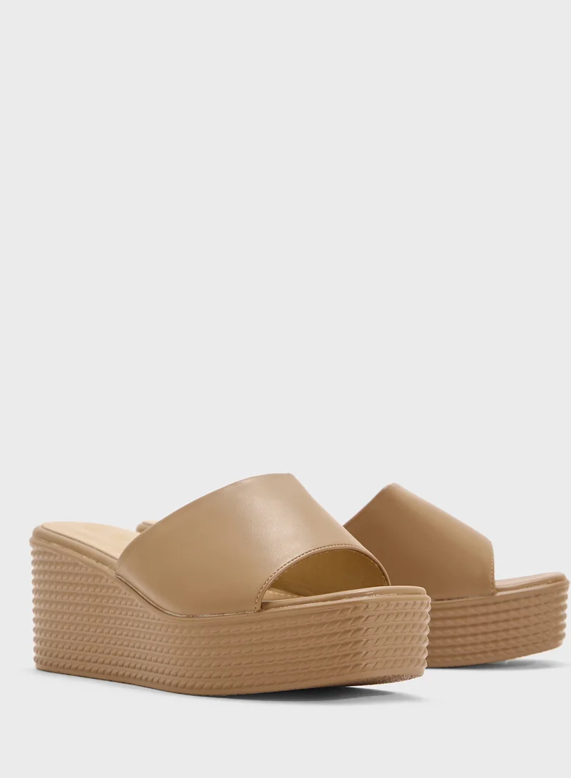 Clowse Casual Wedged Sandal