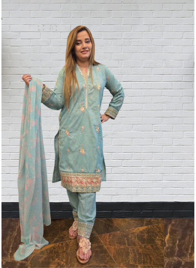 وينشيلز بدلة أنيقة مطرزة باللون الأخضر البحري مكونة من ثلاث قطع بخيط تيلا ودانتيل - مقاس كبير - Image 1