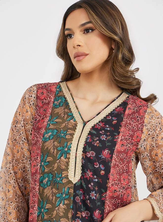 Styli Printed Color Block Jalabiya with Lace Trim Detail