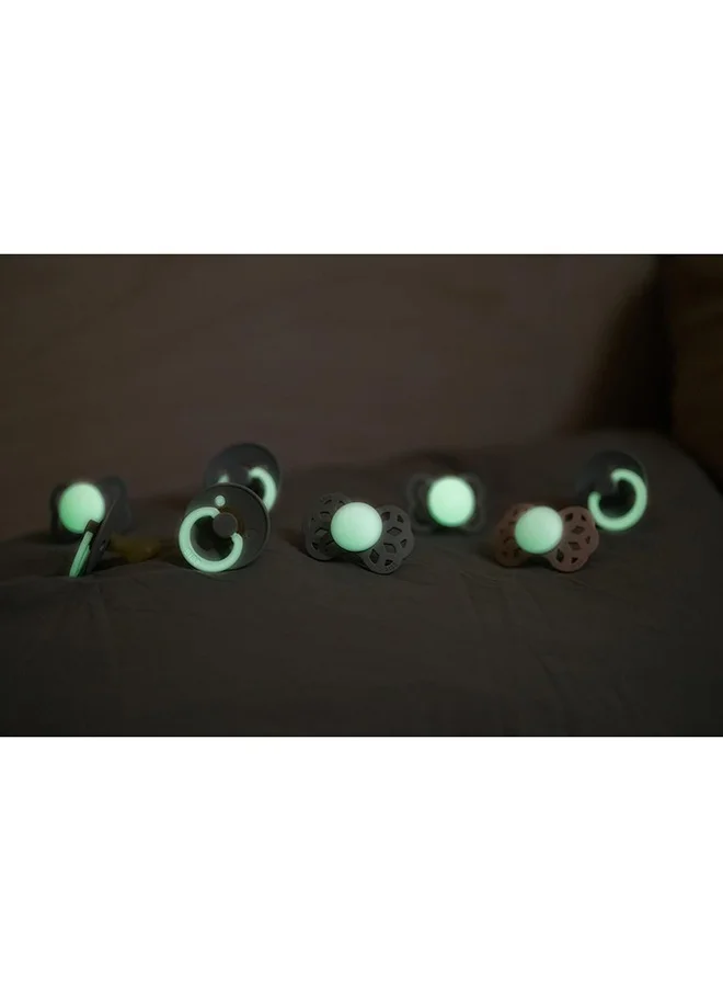 BIBS Pack of 2 Colour Symmetrical Glow Pacifiers Bpa Free, Glow In The Dark Symmetrical Natural Rubber/Latex, Made In Denmark. Size 2 6 To 18 Months , Sage Glow/Cloud Glow  - Packaging May Vary