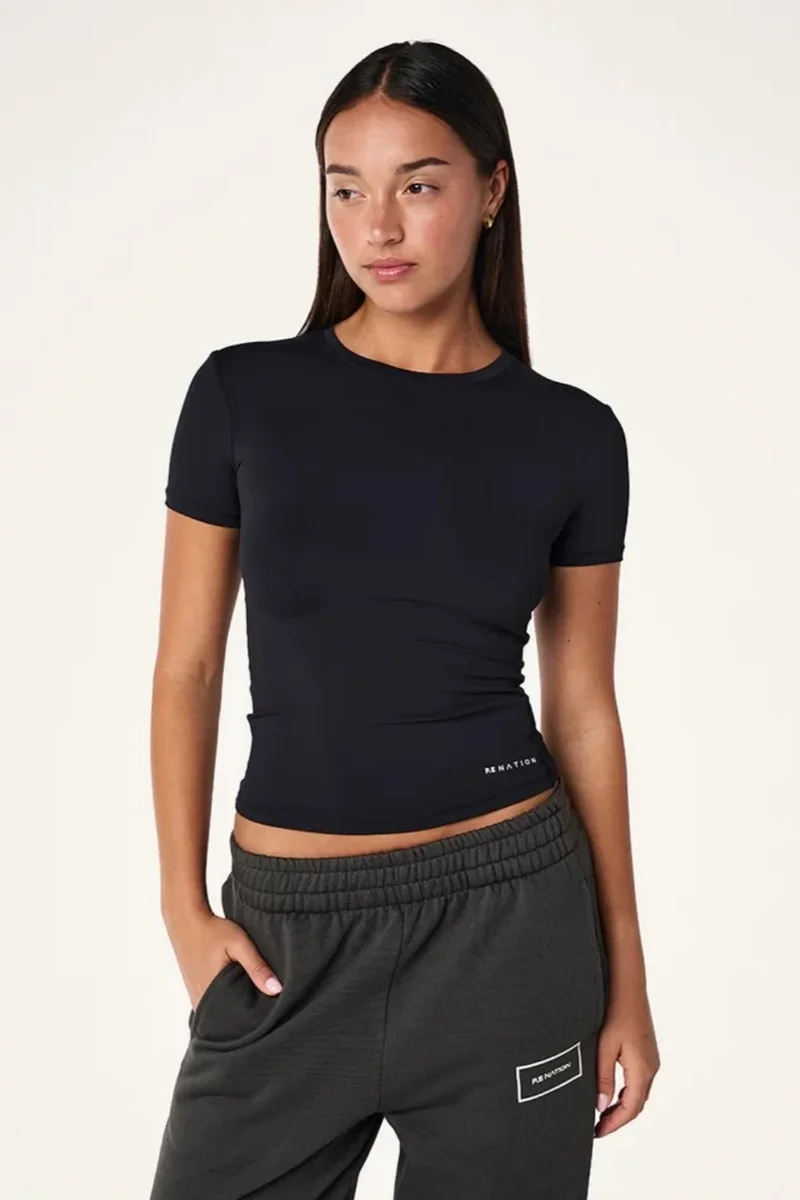 بي إي نيشن Sculpted Performance Crewneck Training Tee