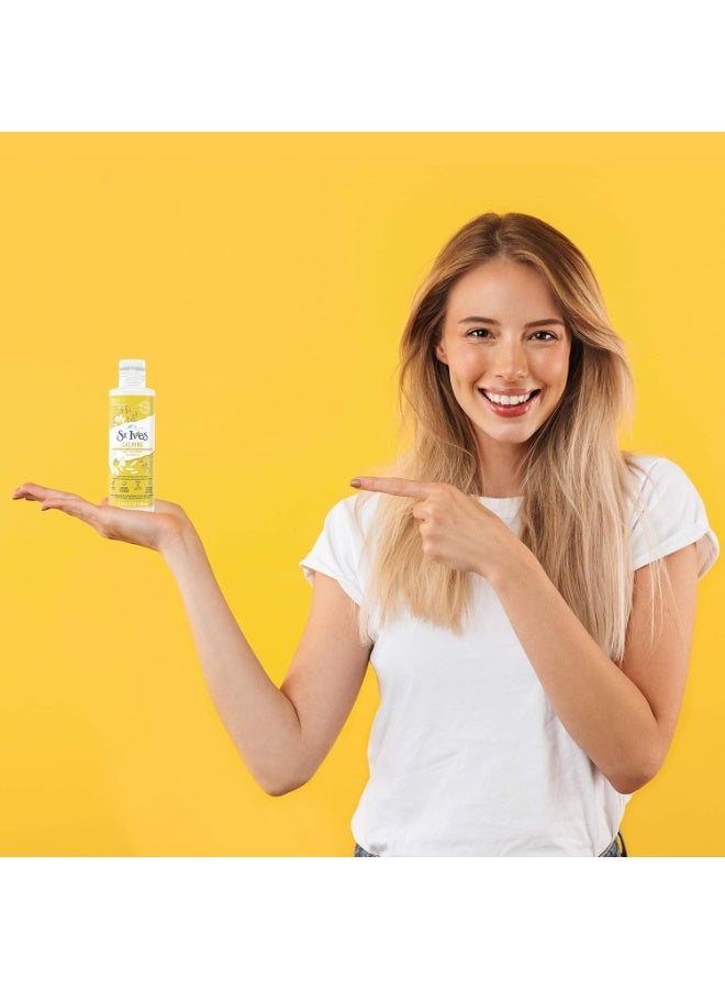 St. lves Calming Chamomile Daily Cleanser 189ml - Image 2