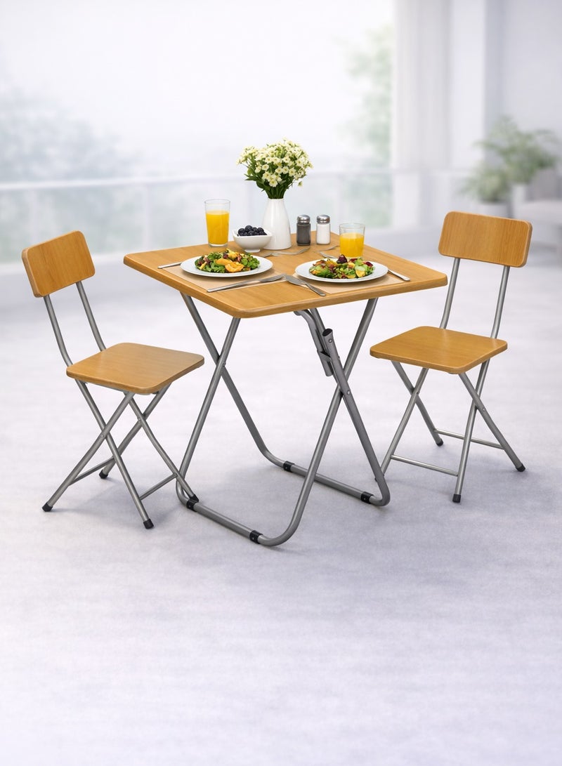 دي بلو مجموعة مكونة من طاولة مربعة قابلة للطي وكرسين قابلين للطي بتشطيب خشبي، طاولة متعددة الأغراض وكراسي للوجبات، الكمبيوتر، الألعاب، اللابتوب، مكتب المنزل، محطة عمل، دراسة للأطفال، المطبخ، الطعام، الشرفة، القهوة، الهواء الطلق، الفناء، الحديقة، النزهات، الشاطئ، البار، الصحراء، التخييم، السفر، خفيفة الوزن وقابلة للنقل، أثاث منزلي بأبعاد 60x70x60 سم - Image 1