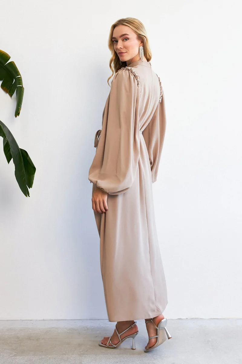Vavinor Nova Shoulder Detail Dress - Beige