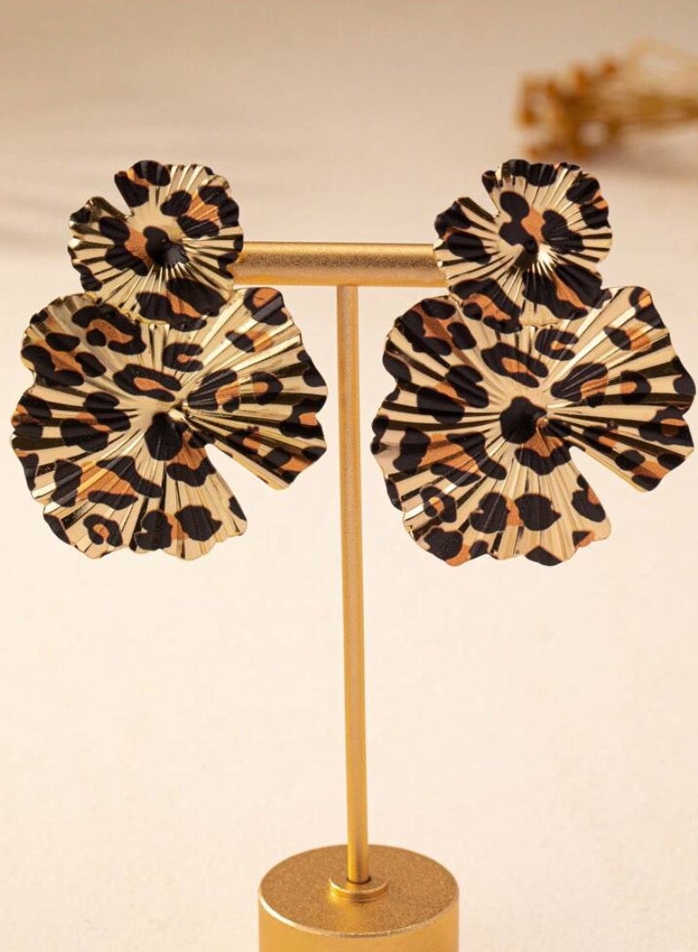 إيكوال حلق اذن نسائي دائري بتصميم ترندي وأنيق وعالي الجودة - Image 2