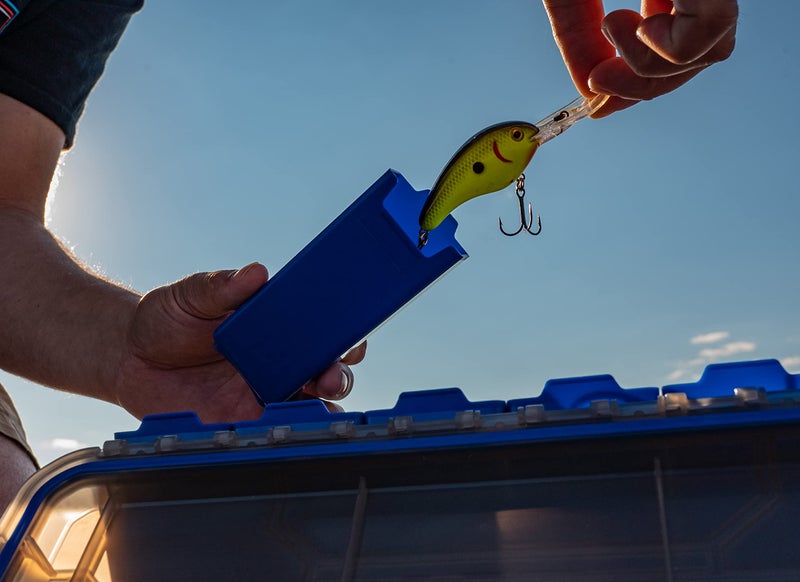 Flambeau Outdoors Zerust MAX Waterproof Crank Bank | 24 Removable Zerust Anti-Corrosion Cups, Individually Protect and Store Crankbaits, Jerkbaits, Jointed-Baits, Poppers, 14" x 6.4" x 5.3" - Image 3