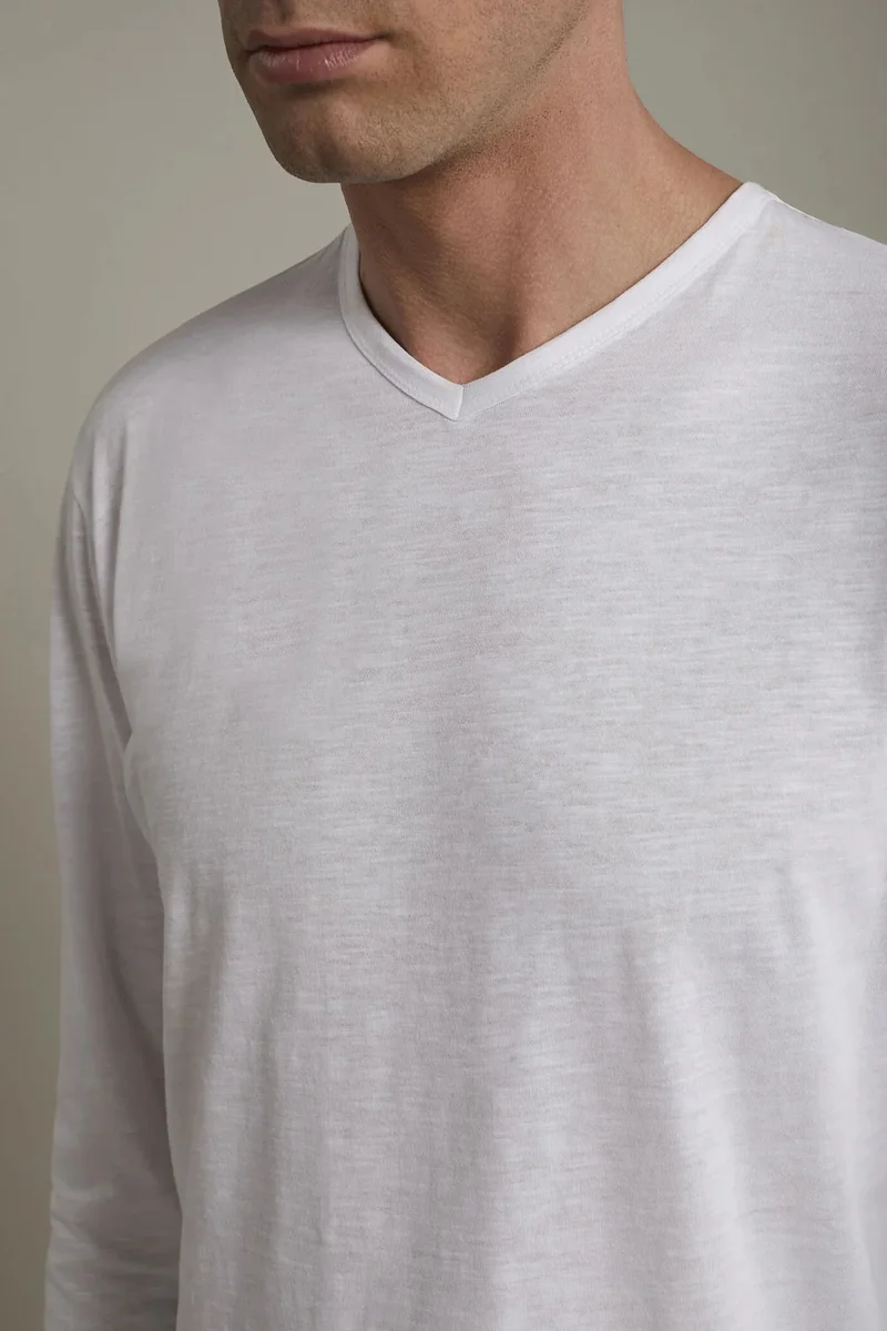 Doppelganger White Men's v-neck t-shirt 100% flamed-effect cotton with long sleeves regular fit - Off White for Men | Best Price UAE