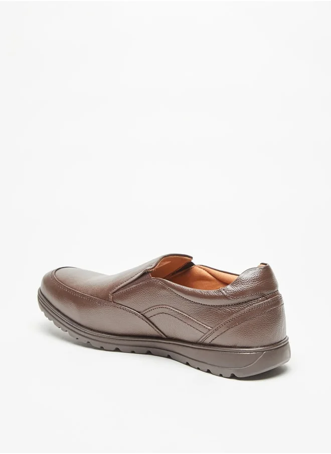 لو كونفورت Men Textured Slip-On Loafers