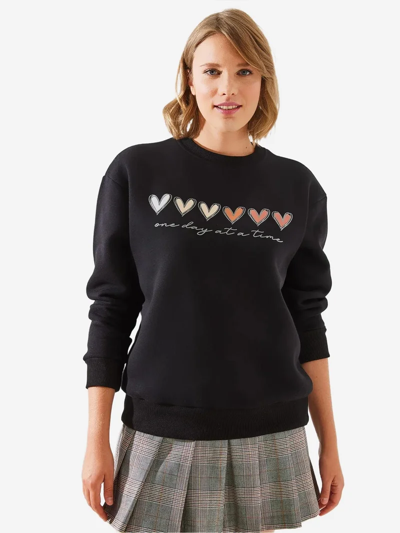 بيانكو لوتشي بلوفر لوكسي بياقة دائرية بنقشة قلب