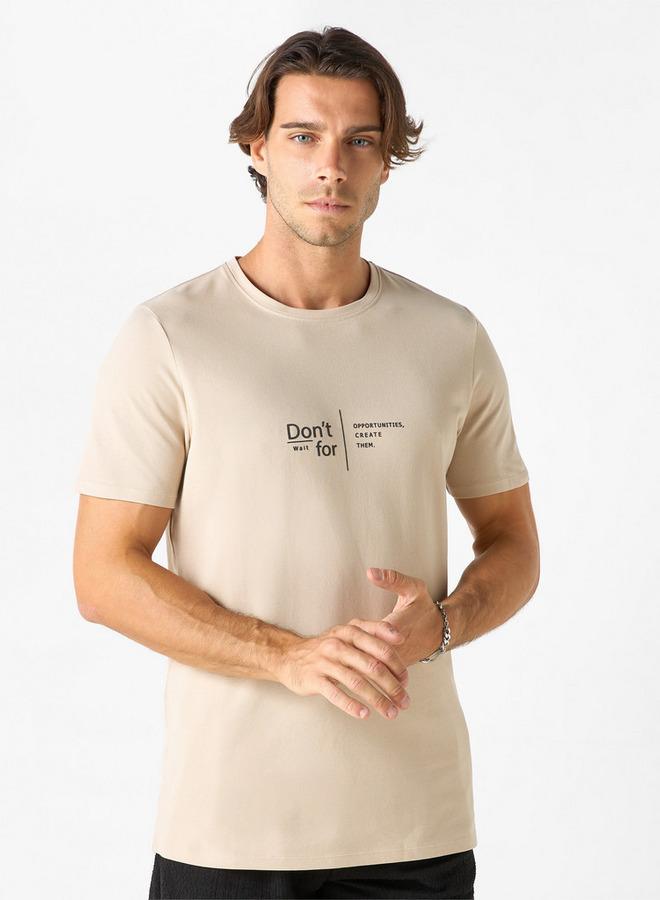 ايكونيك تيشيرت بياقة ضيّقة وأكمام قصيرة وطبعات تايبوجرافيك من آيكونيك - Image 1