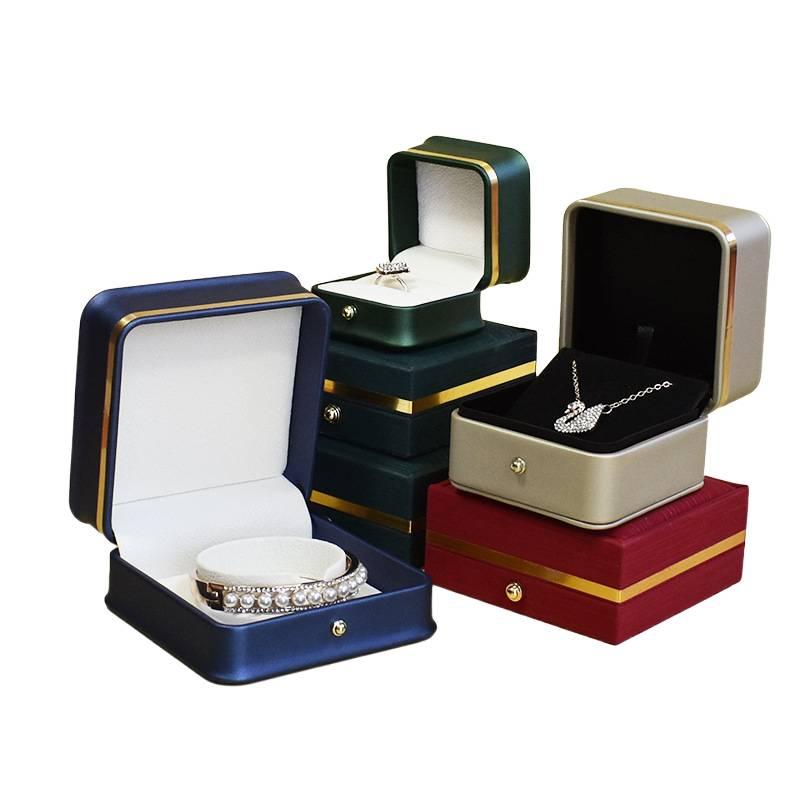 PU Leather Jewelry Box for Rings Necklaces and Bracelets Lockable SD 1 Multicolour Leather - Image 4