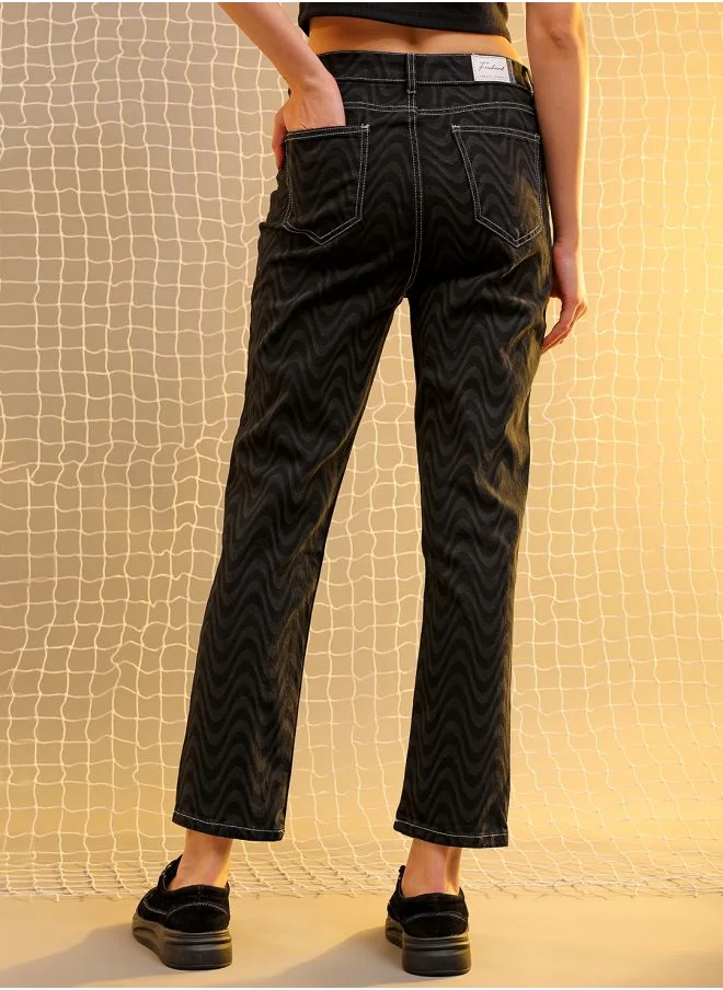 مرفوعة Women Straight Fit Laser Print High-Rise Jeans