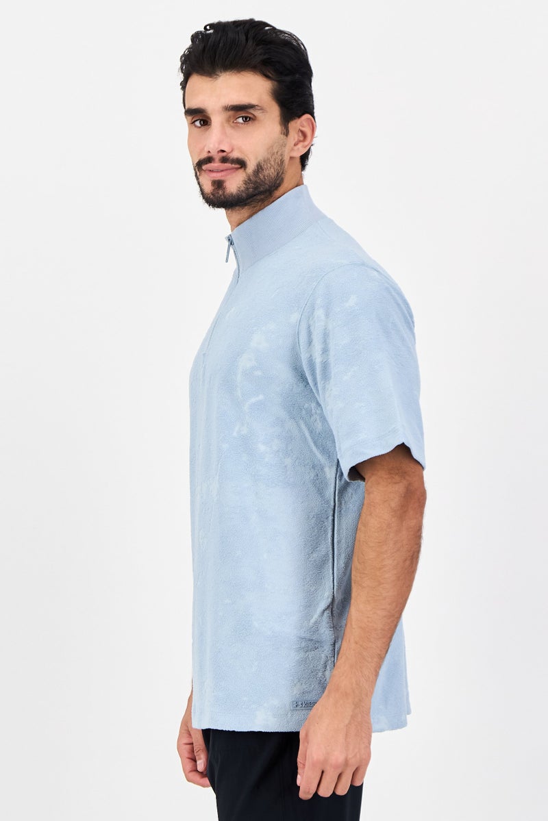 UNDER ARMOUR تي شيرت قصير الأكمام فضفاض للرجال برباط 1/4 في الهواء الطلق، متعدد الألوان - Image 4