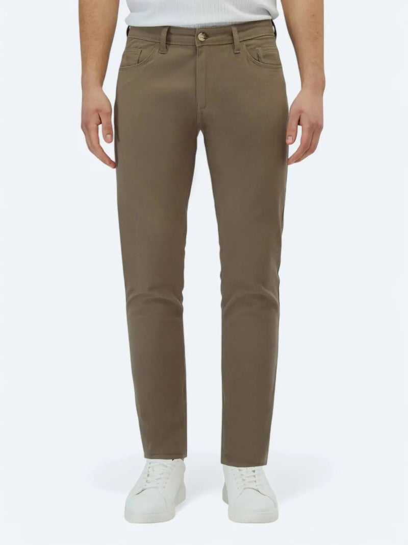 كيب بنطلون قطني مخلوط بقصة ضيقة من نسيج البندق - Image 3