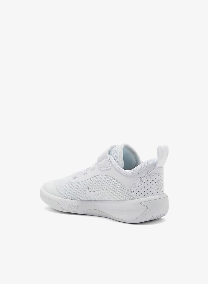 Nike Kids Omni Multi-Court - Image 2