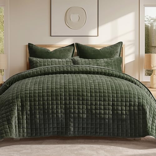 RECYCO Luxury Velvet Quilt Set Full Queen Size Lightweight Velvet Comforter Set Oversized Bedspread Coverlet Quilted Bedding Set with 2 Matching Pillow Shams for All Season Olive Green