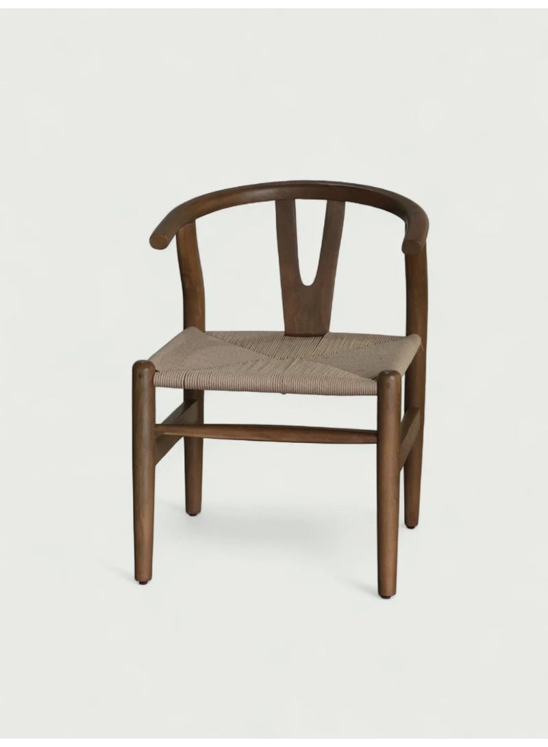 Goodwood كرسي طعام من الخشب الصلب بتصميم ويشبون – مصنوع يدويًا بمسند ظهر منحني ومقعد من الخوص الطبيعي – تصميم اسكندنافي أنيق ومتين - Image 3