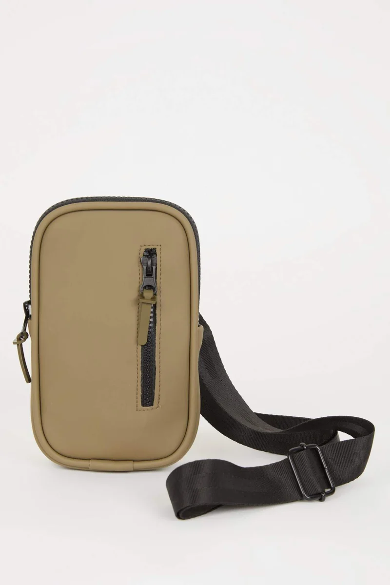ديفاكتو Man Medium Faux Leather Phone Bag