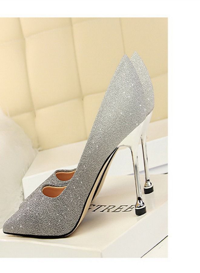 BIGTREE حذاء بكعب عالي مدبب بشكل سطحي 8.5 سم فضي - Image 2